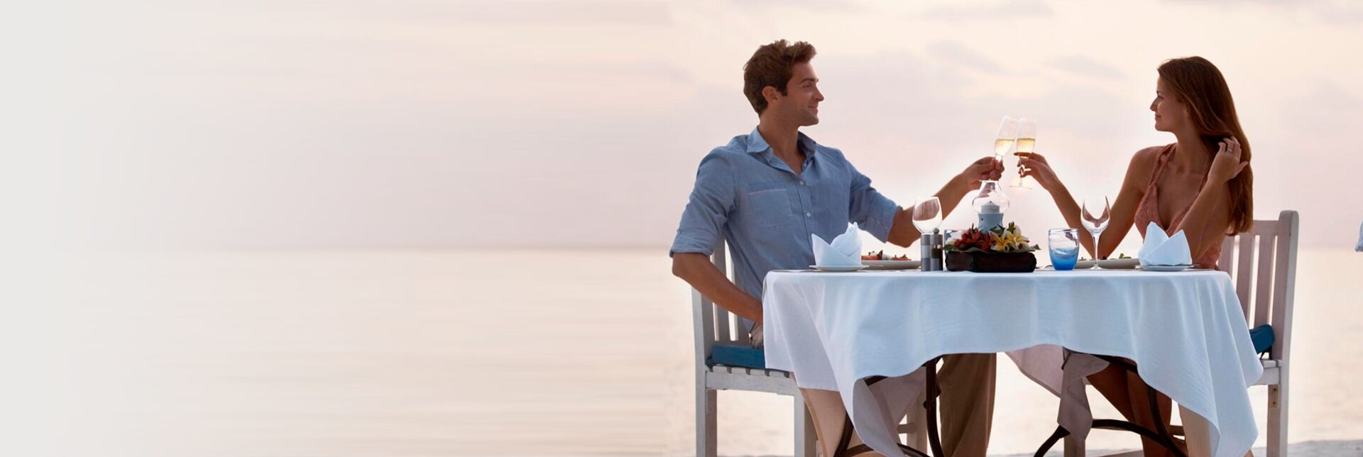 Romantic dinner on a beautiful beach in Aruba